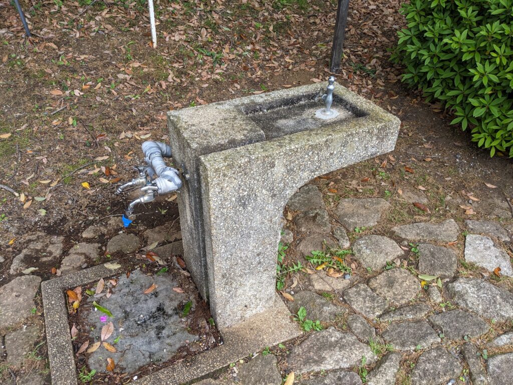 あつぎつつじの丘公園の水道
