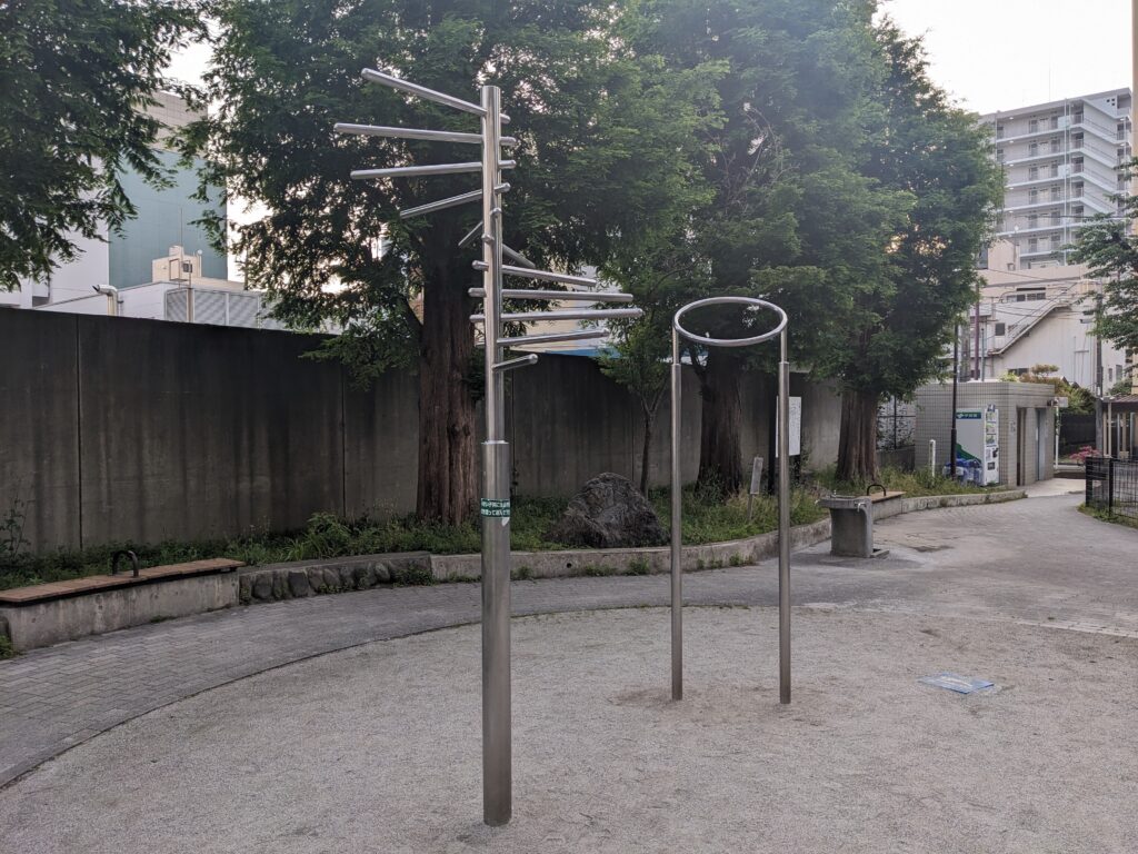 厚木市にある大手公園の遊具